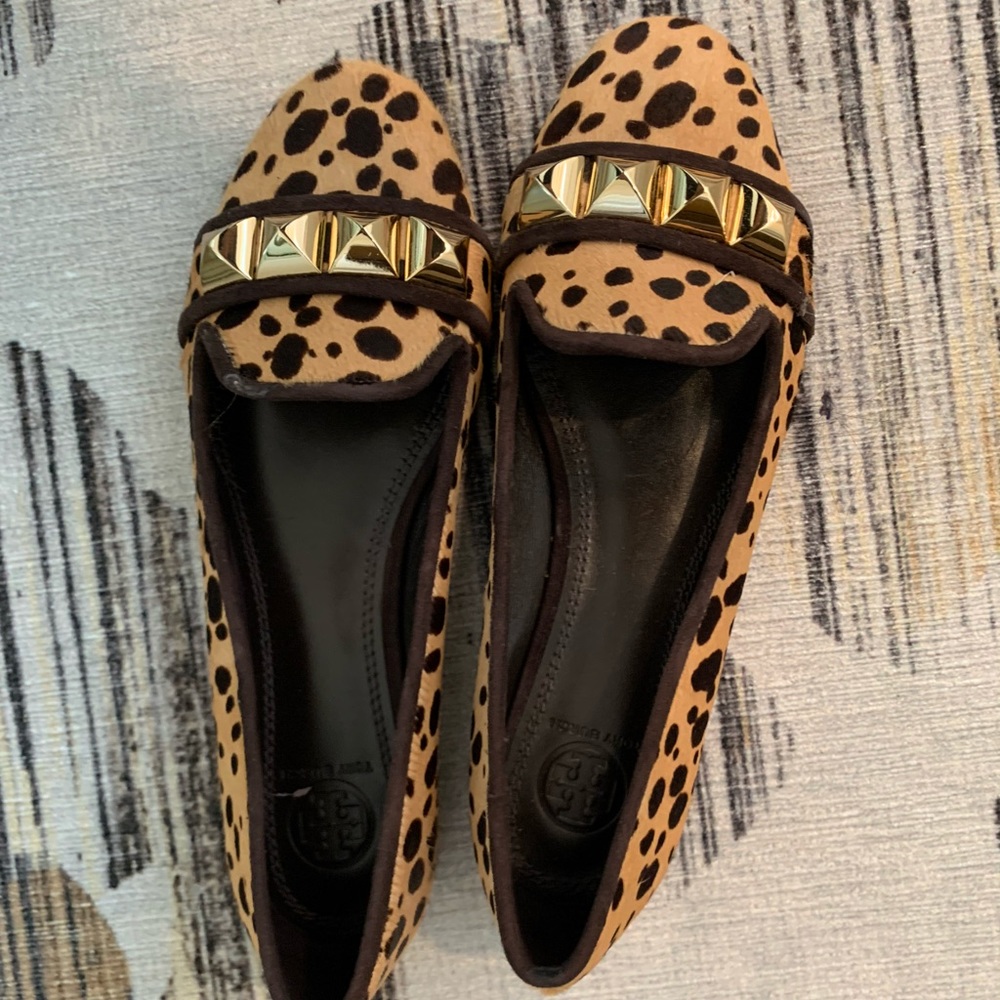 Cheetah Tory Burch loafers with gold accent
